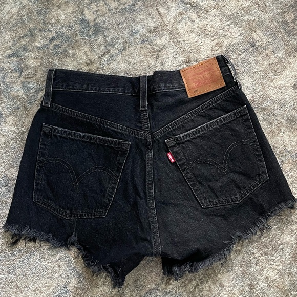 Levi 501 Women’s Black Levi Denim Shorts - Picture 3 of 9